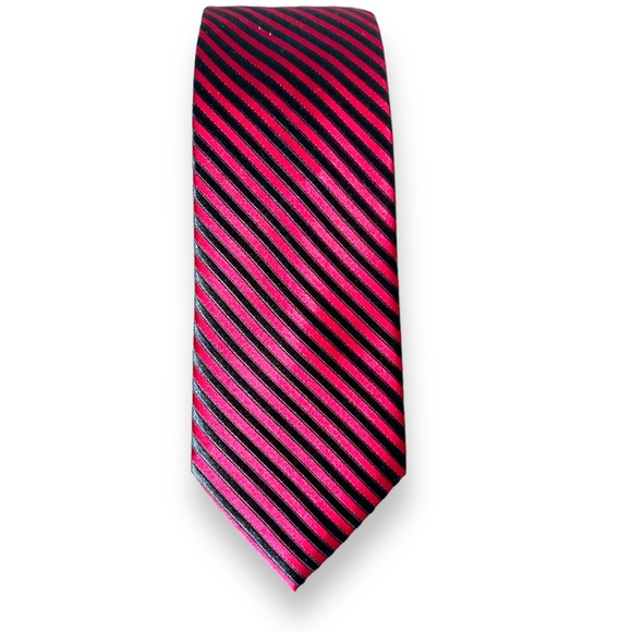 English Laundry 100% Silk Red & Black Striped Tie by Designer Christopher Wicks - Picture 2 of 12